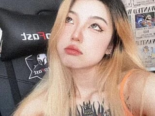 SNAKEgirlQAQ live webcam thumbnail