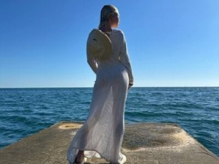 Snowgirl_ live webcam thumbnail