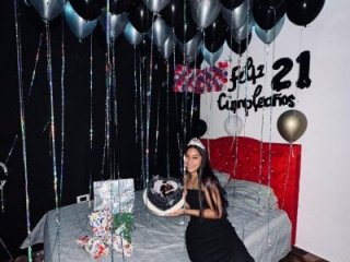 SofiaXxX_12 live webcam thumbnail