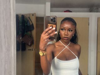 SophieLoverx live webcam thumbnail