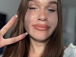 SophieTrner live webcam thumbnail