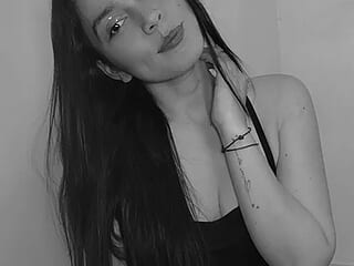 sofi_ferrero live webcam thumbnail
