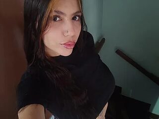 sofia_Foxx_1 live webcam thumbnail
