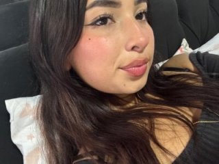 sofia__james live webcam thumbnail