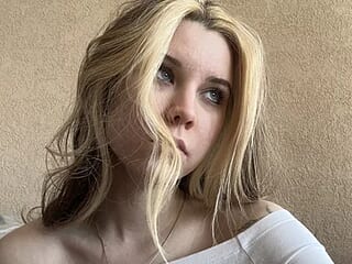 sofia_next_daddy live webcam thumbnail