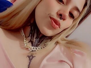 sofigirlgold live webcam thumbnail