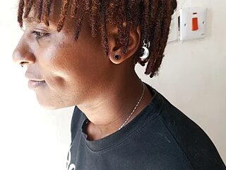 softskinbaddie live webcam thumbnail