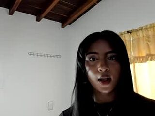 sophie_lara live webcam thumbnail