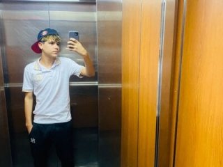 SpicyBoy_ live webcam thumbnail
