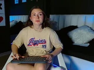 spicy_granade live webcam thumbnail