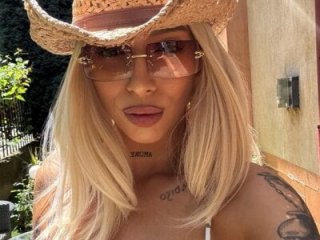 spicyxmilf live webcam thumbnail