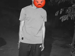 spittingpig1 live webcam thumbnail