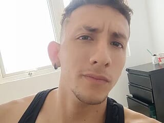 Sr_Maykol live webcam thumbnail