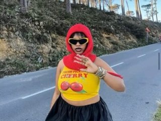 STEFFIE_49 live webcam thumbnail