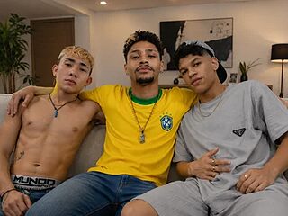 STRANGER_BOYS live webcam thumbnail