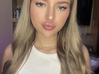 StacyHolmes live webcam thumbnail