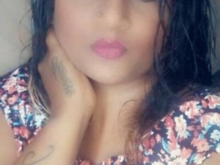 Strawberry_Lips live webcam thumbnail