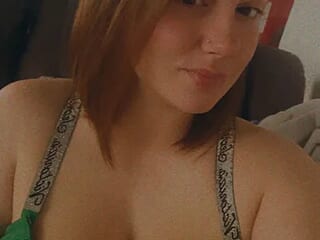 Strawberrykisses96 live webcam thumbnail