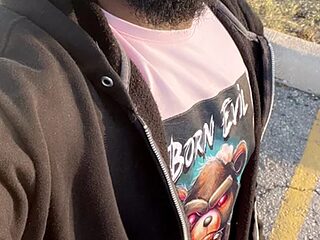 Stressreliever82 live webcam thumbnail