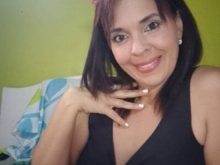 sthefania1710 live webcam thumbnail