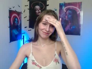 stranger_giirl live webcam thumbnail