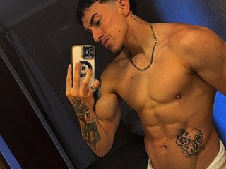 strongboy_ live webcam thumbnail