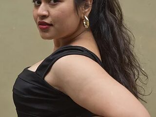 Sunitha28 live webcam thumbnail
