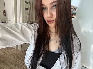 SusanRayn live webcam thumbnail