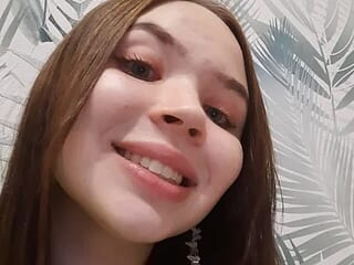 SuzieMagnet live webcam thumbnail