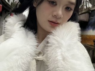 sunny-ly live webcam thumbnail