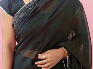 surbhi01 live webcam thumbnail