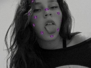 susana2523 live webcam thumbnail