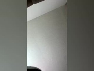 suvvi425959 live webcam thumbnail