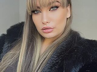 SweetCurvess live webcam thumbnail