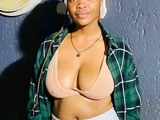 SweetSexyCharmer live webcam thumbnail