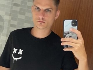 Sweetbooy90 live webcam thumbnail