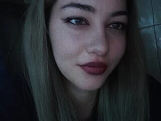 SweetxMoon live webcam thumbnail