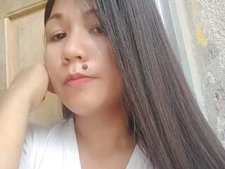 Sweetyummybabygirl live webcam thumbnail