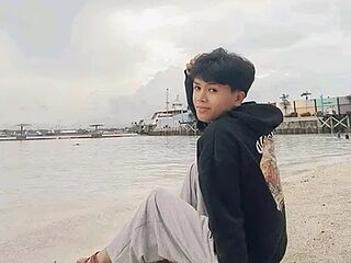 sweet_cuttieguy live webcam thumbnail