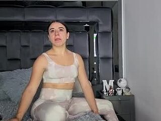 sweetblonde111 live webcam thumbnail