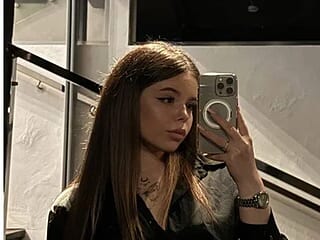 sweetkrisssti live webcam thumbnail