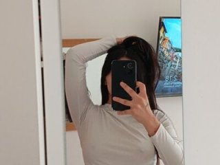 sweetlailaa live webcam thumbnail