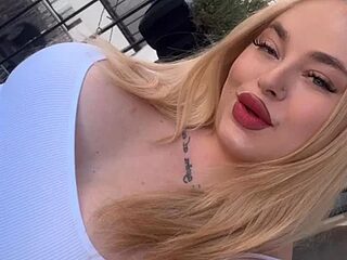 sweetvlada live webcam thumbnail