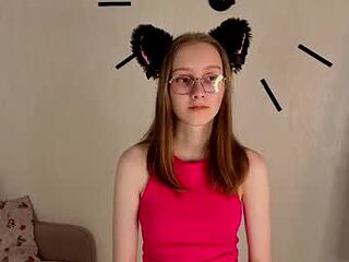 sylviepetgrave live webcam thumbnail