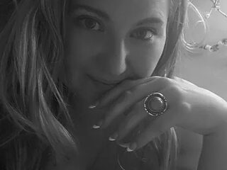 TasteMeVixen69 live webcam thumbnail