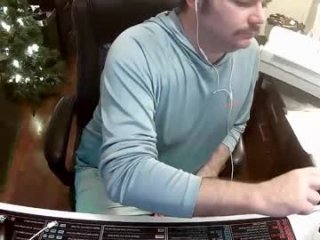 taintnuzzler_13 live webcam thumbnail