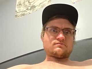 tallgaystud live webcam thumbnail