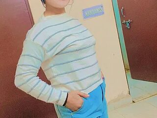 tanzum_khan_3202_ live webcam thumbnail