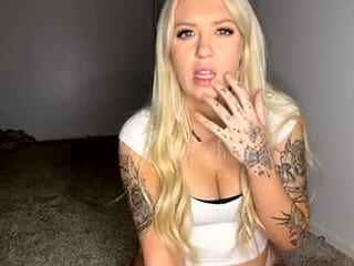 tatumsloan live webcam thumbnail