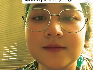 TeasingGrowth live webcam thumbnail
